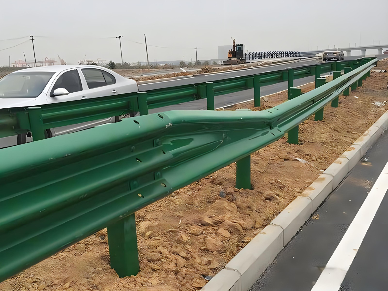 阿拉善高速波形护栏板日常维护方案确保道路安全新举措
